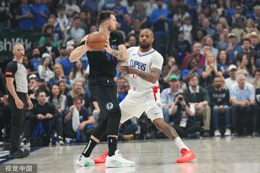 王楚钦仰天 王楚钦仰天