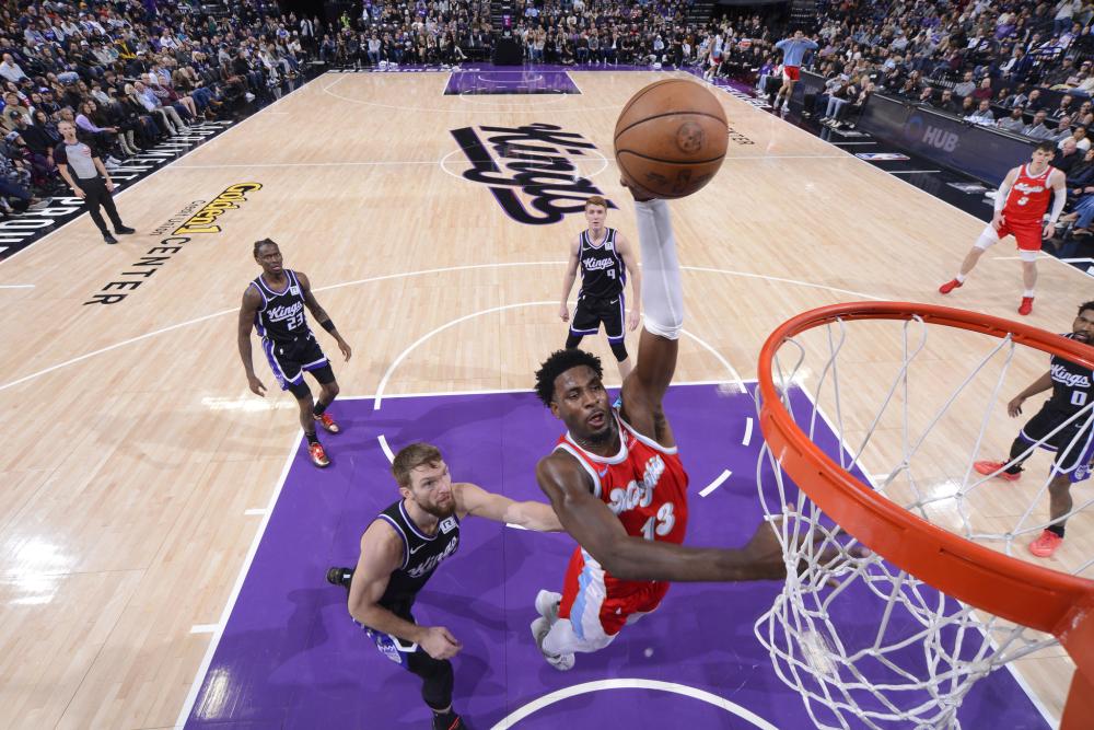 中展示了他 中展示了他