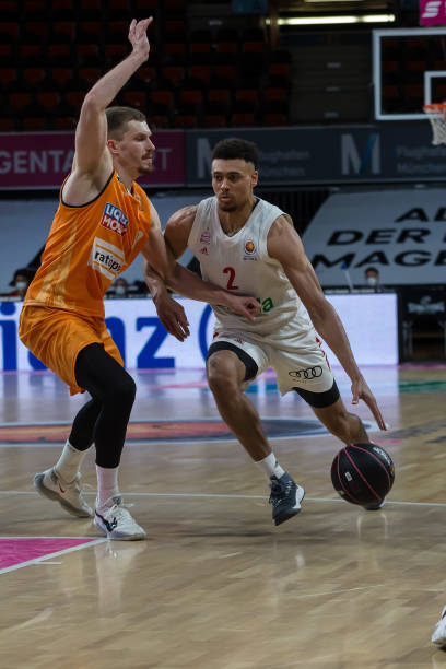 我们期待他 我们期待他