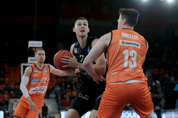 的篮球赛场 的篮球赛场