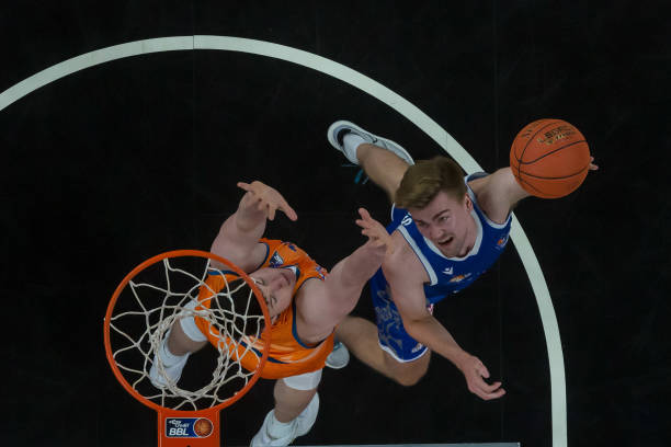 新疆男篮的 新疆男篮的